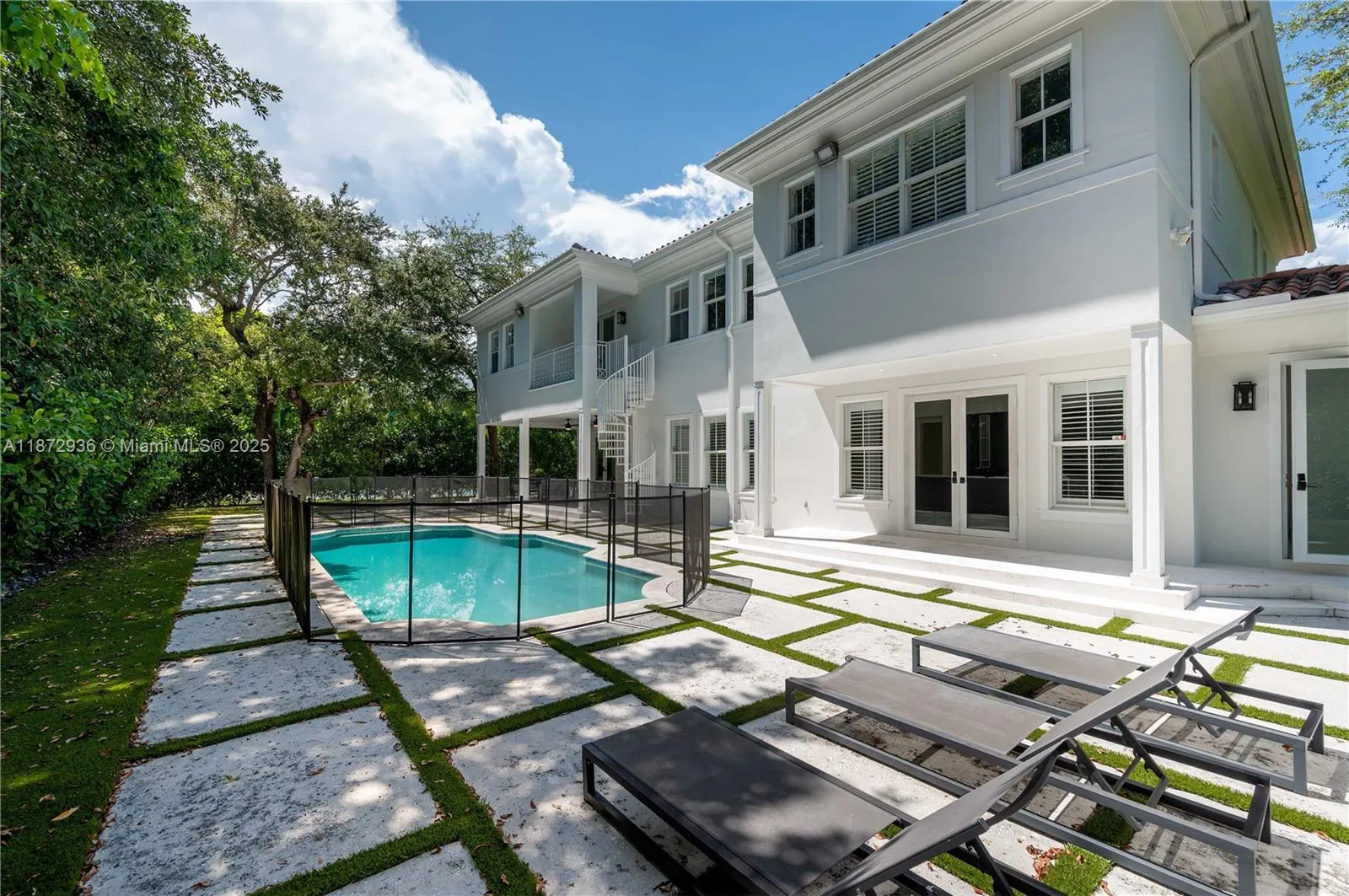 680 Destacada Ave
