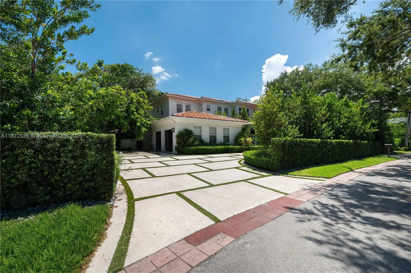 680 Destacada Ave