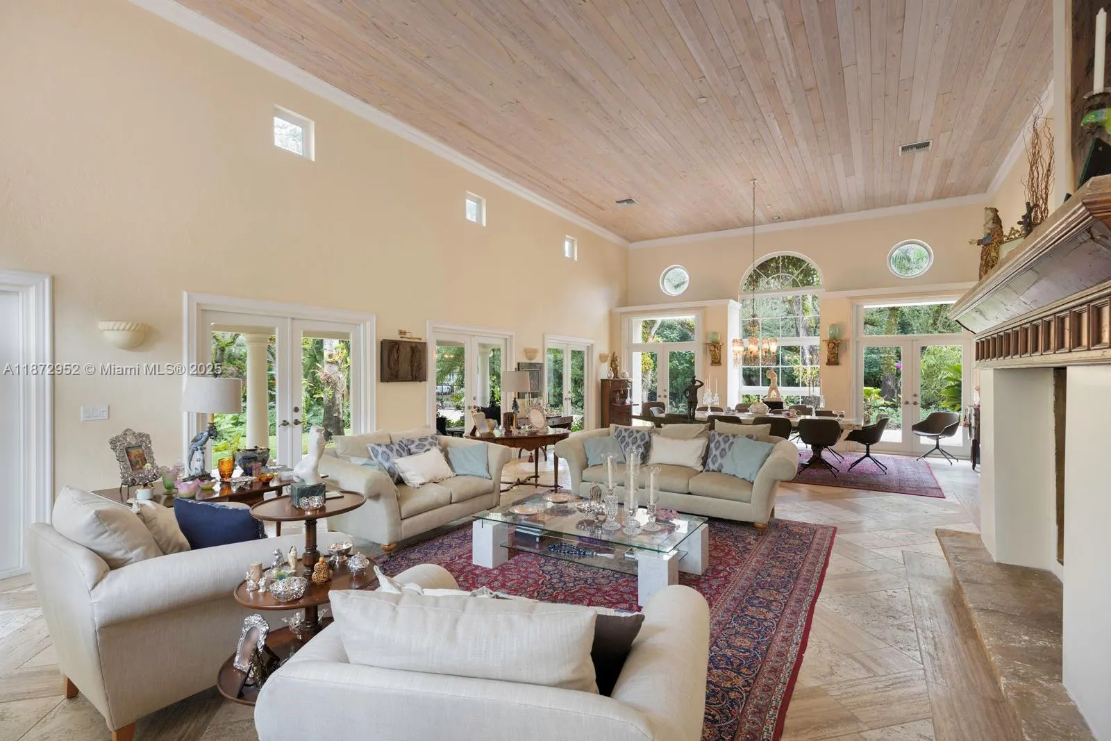 10100 Lakeside Dr