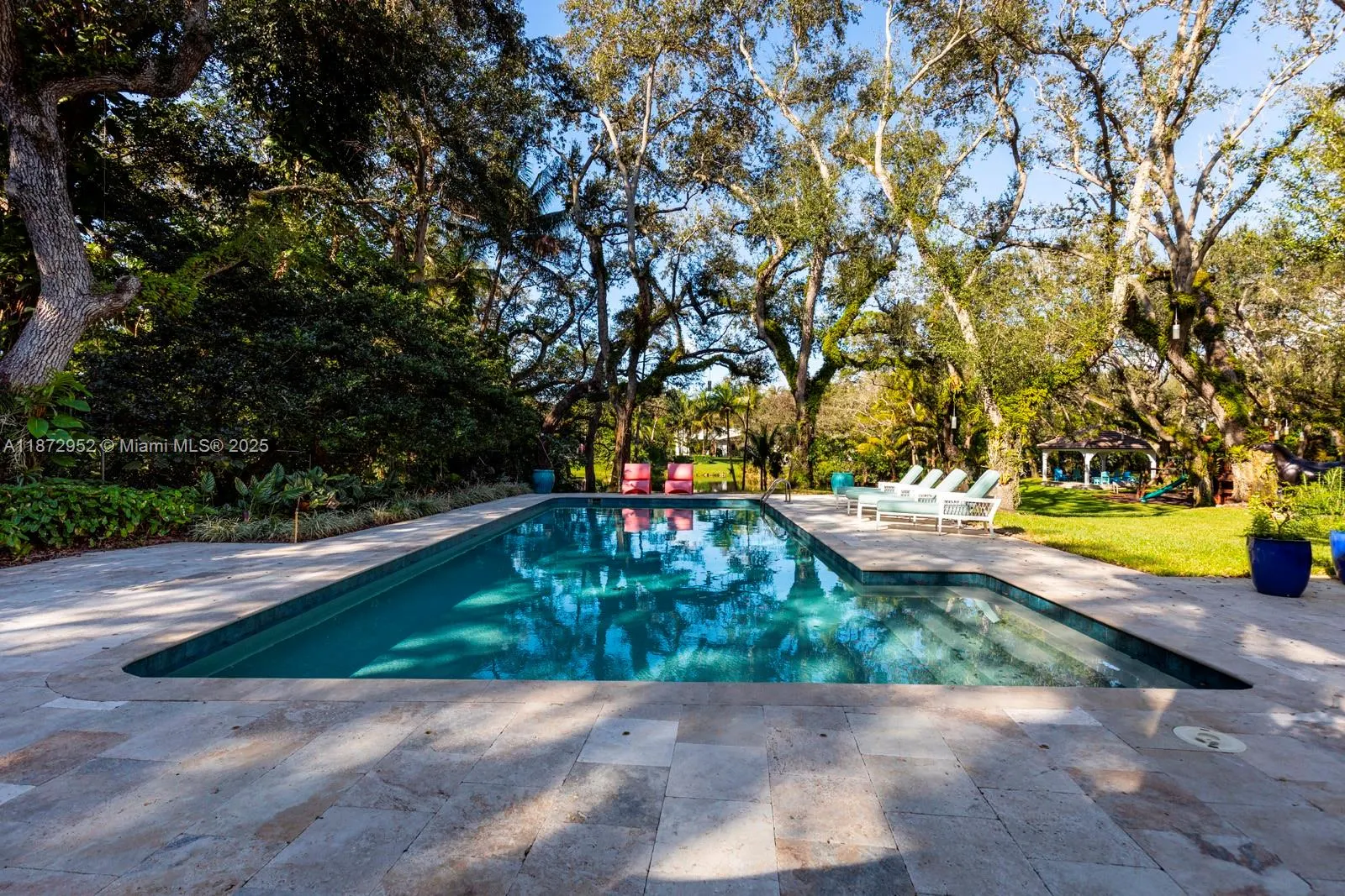 10100 Lakeside Dr