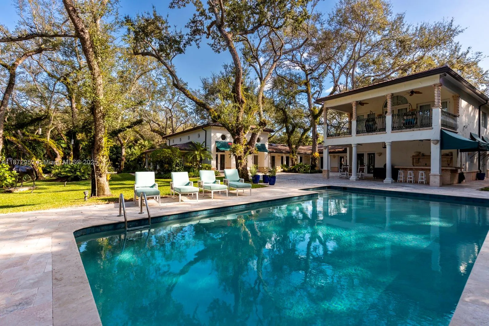 10100 Lakeside Dr