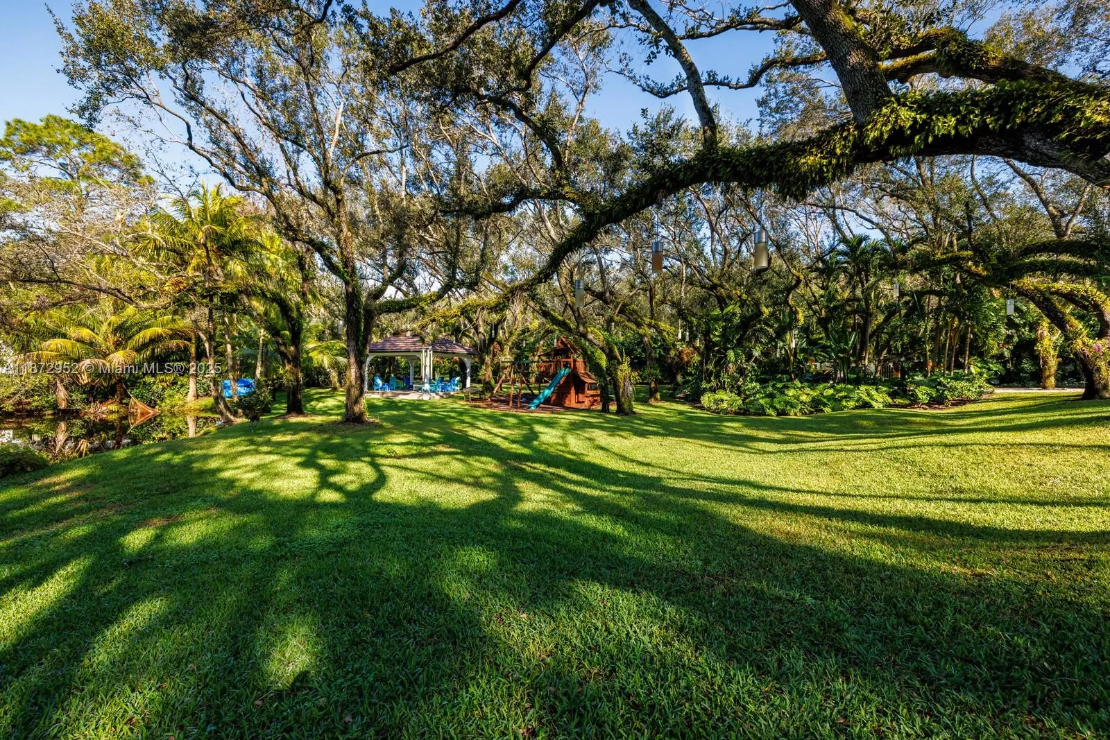 10100 Lakeside Dr