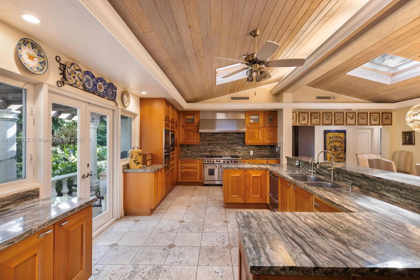 10100 Lakeside Dr