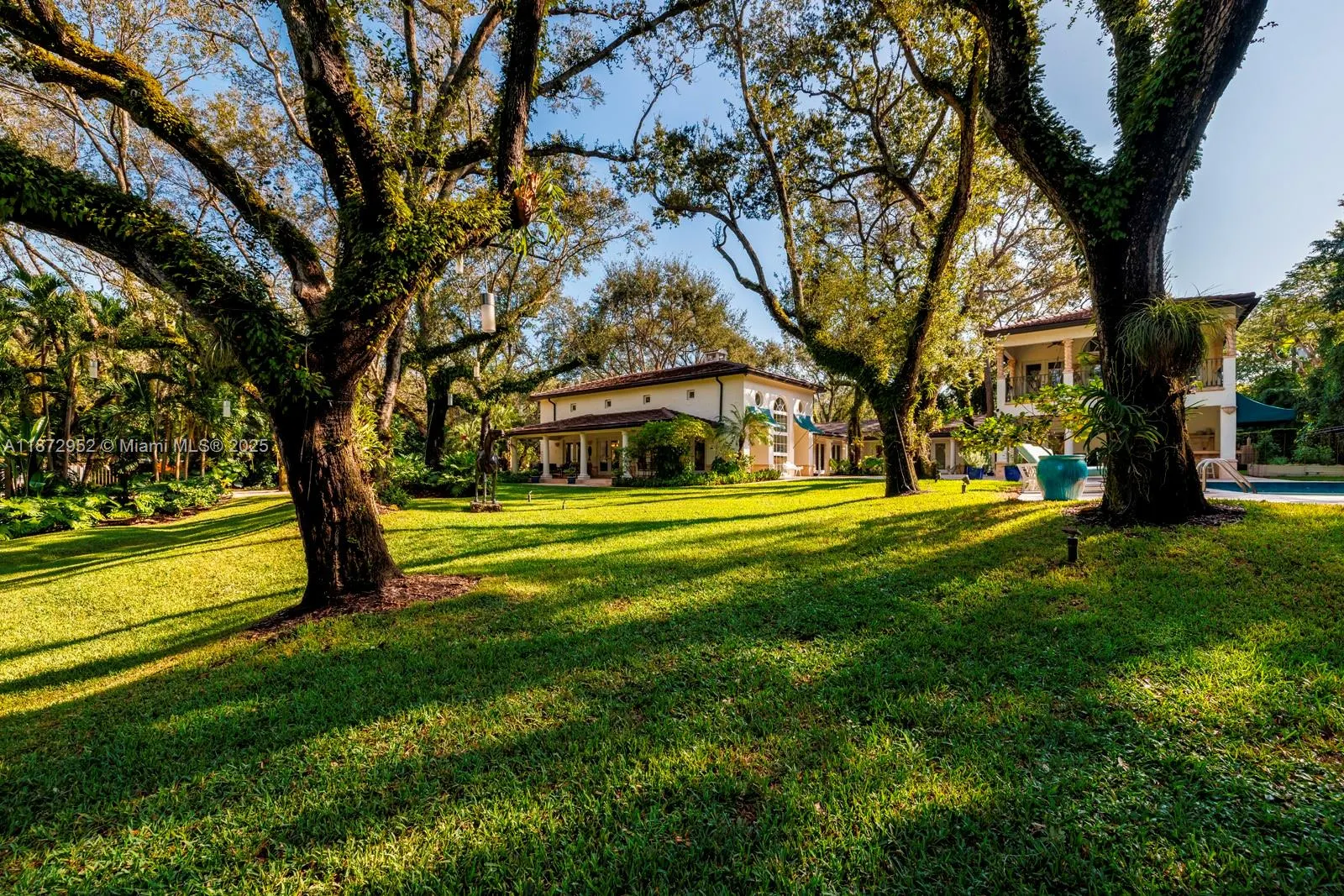 10100 Lakeside Dr