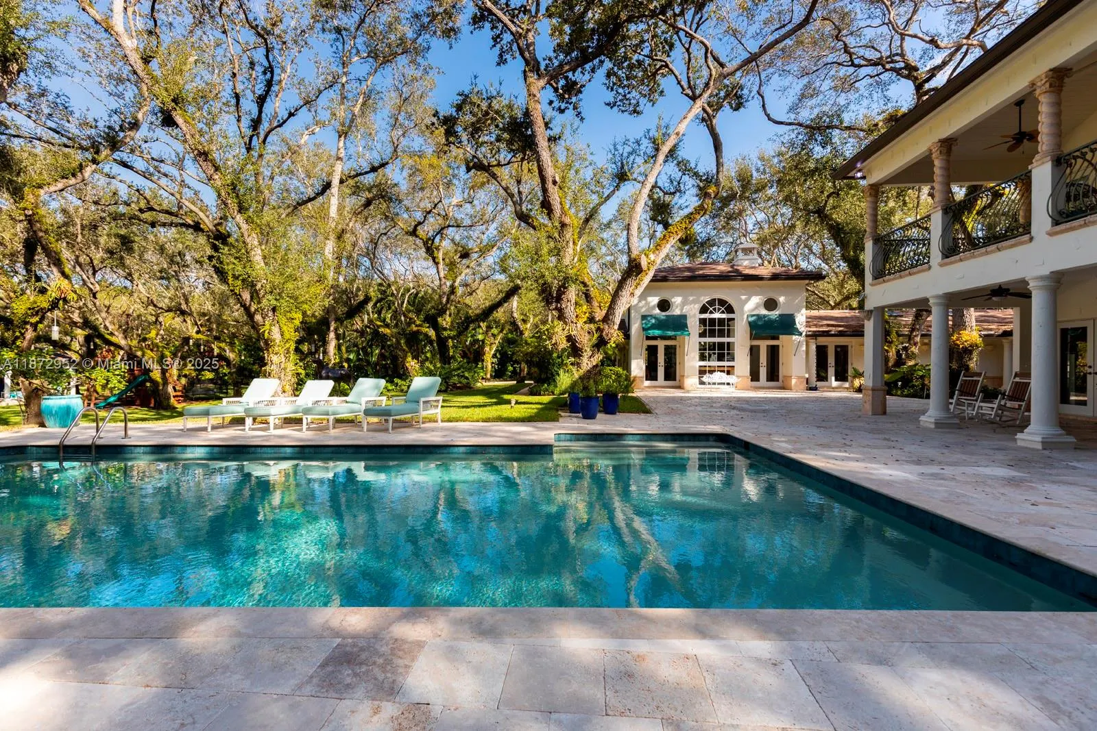 10100 Lakeside Dr