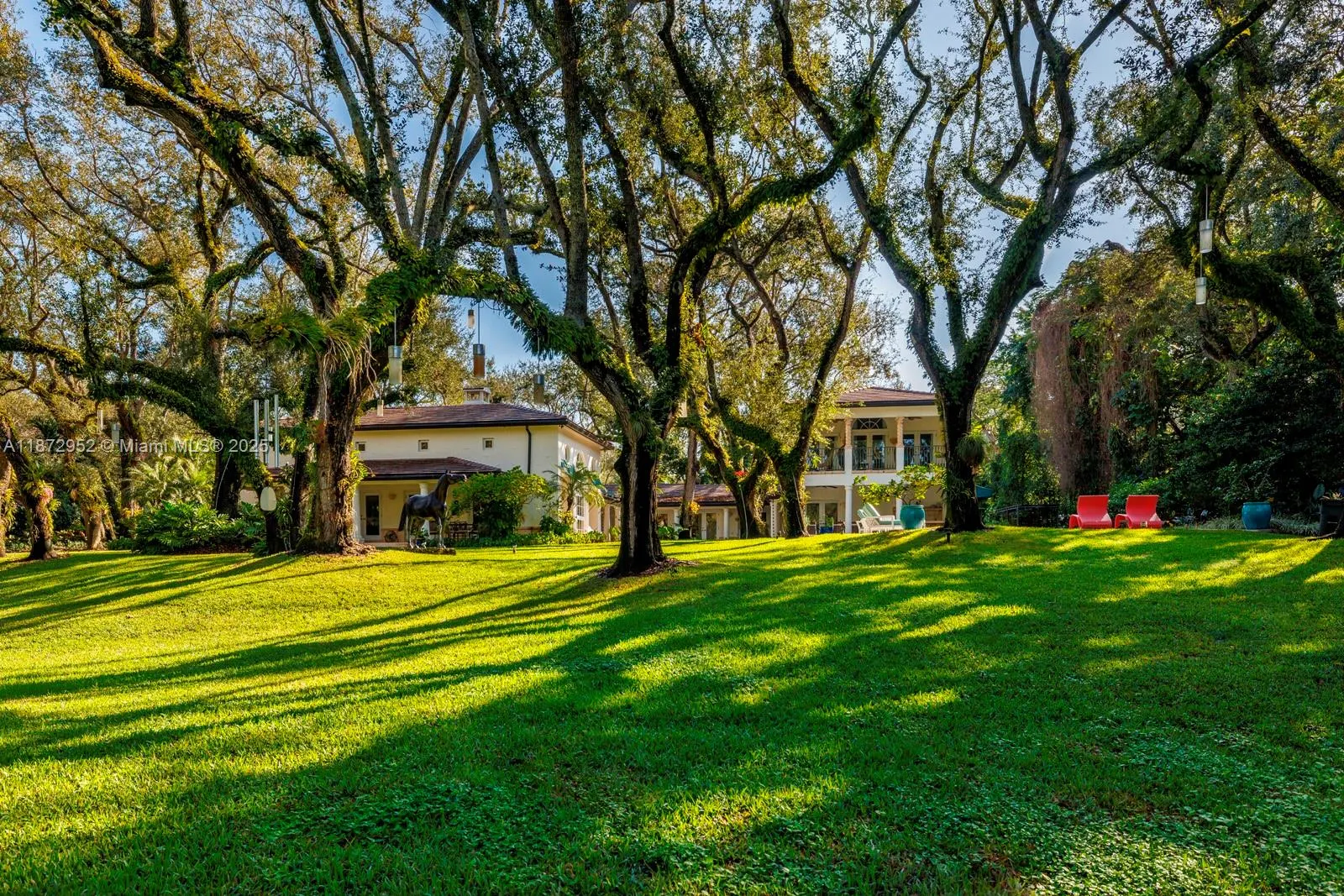 10100 Lakeside Dr