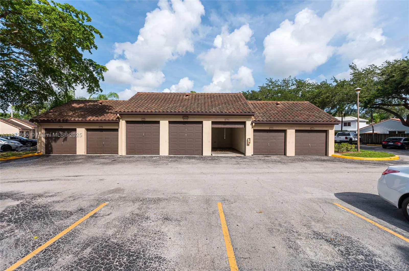 4201 W Mcnab Rd, #27
