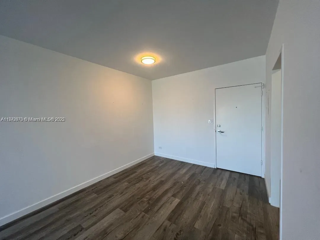 7441 Wayne Ave, #4R