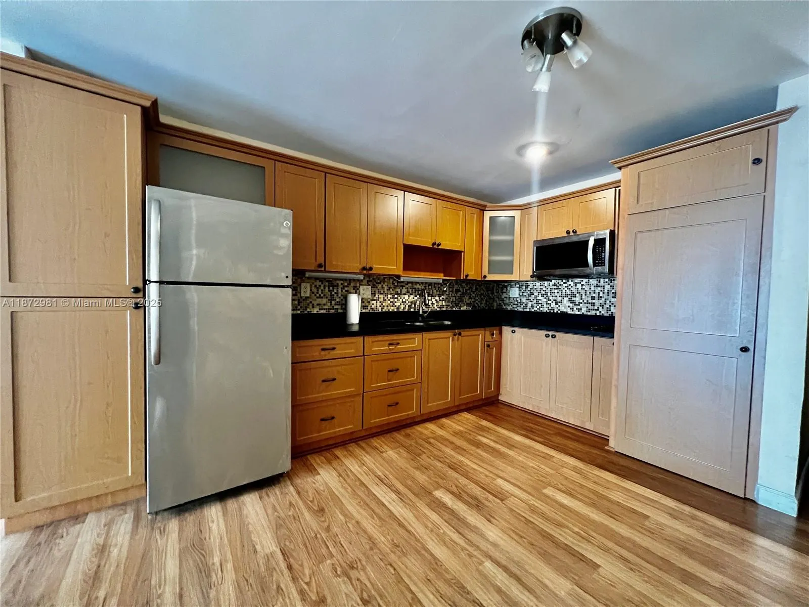 424 SW 7th St, #402