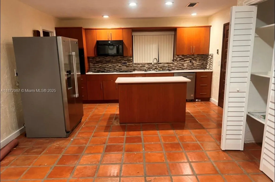 7240 SW 58th St, #-