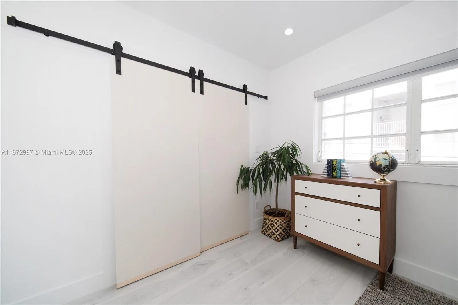 835 Jefferson Ave, #4