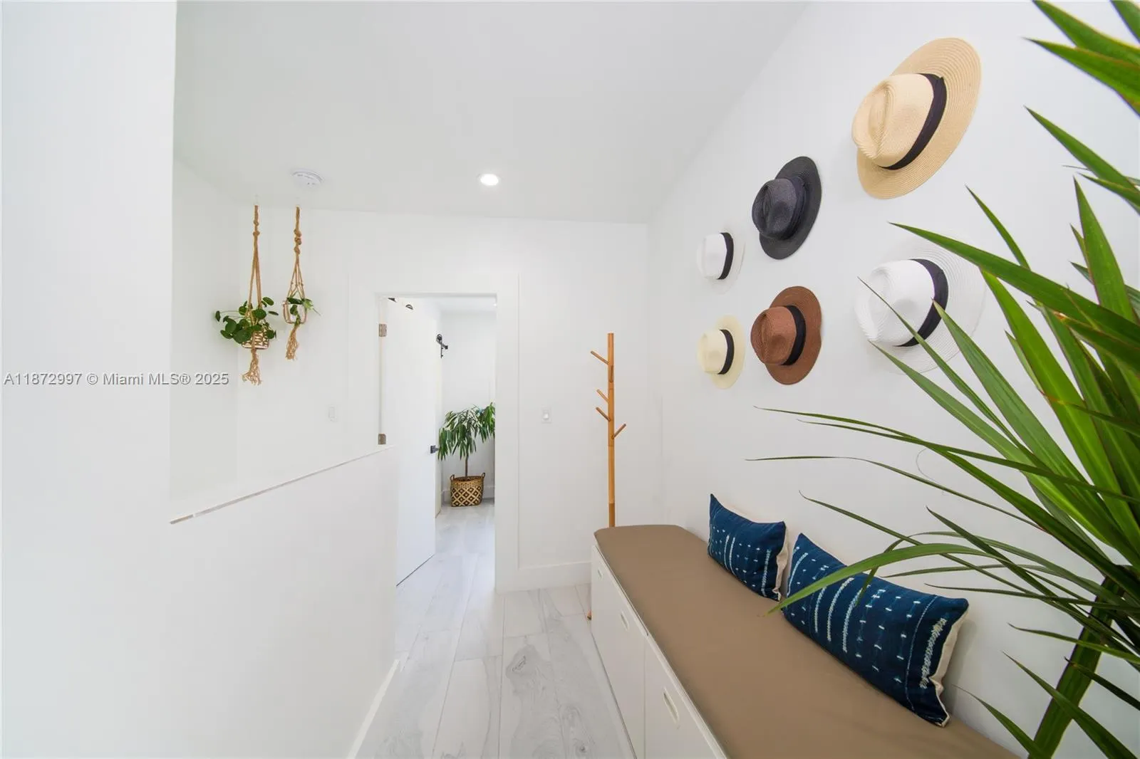 835 Jefferson Ave, #4