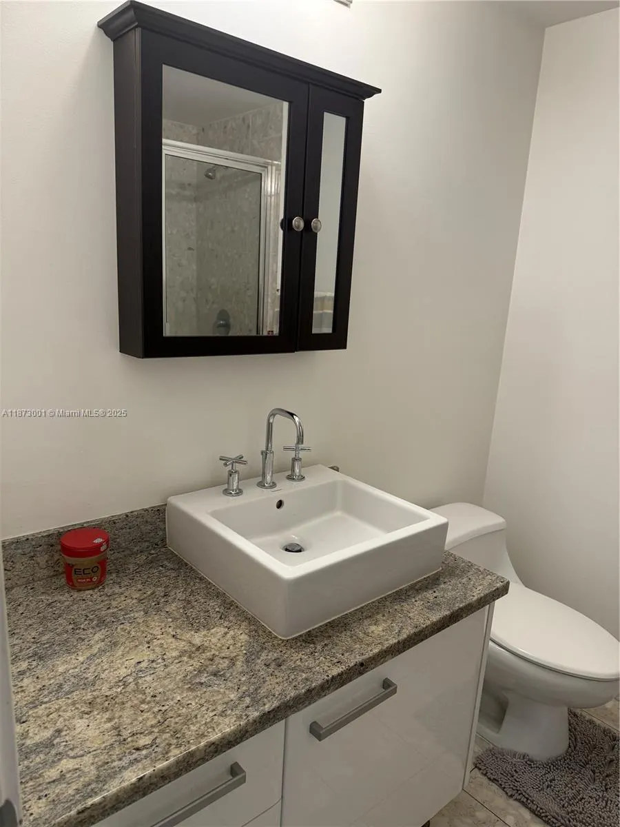 185 SW 7th St, #2206