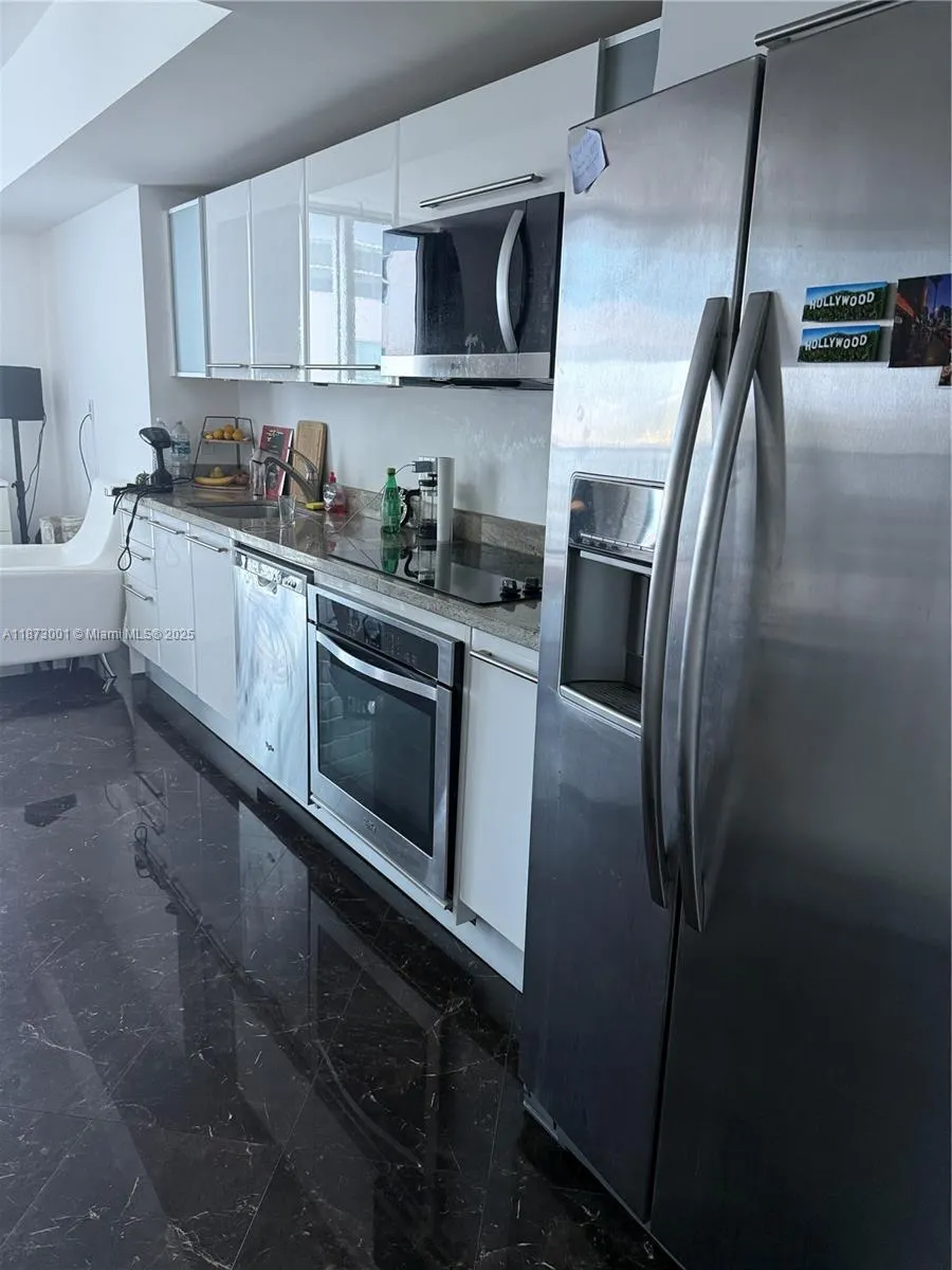 185 SW 7th St, #2206