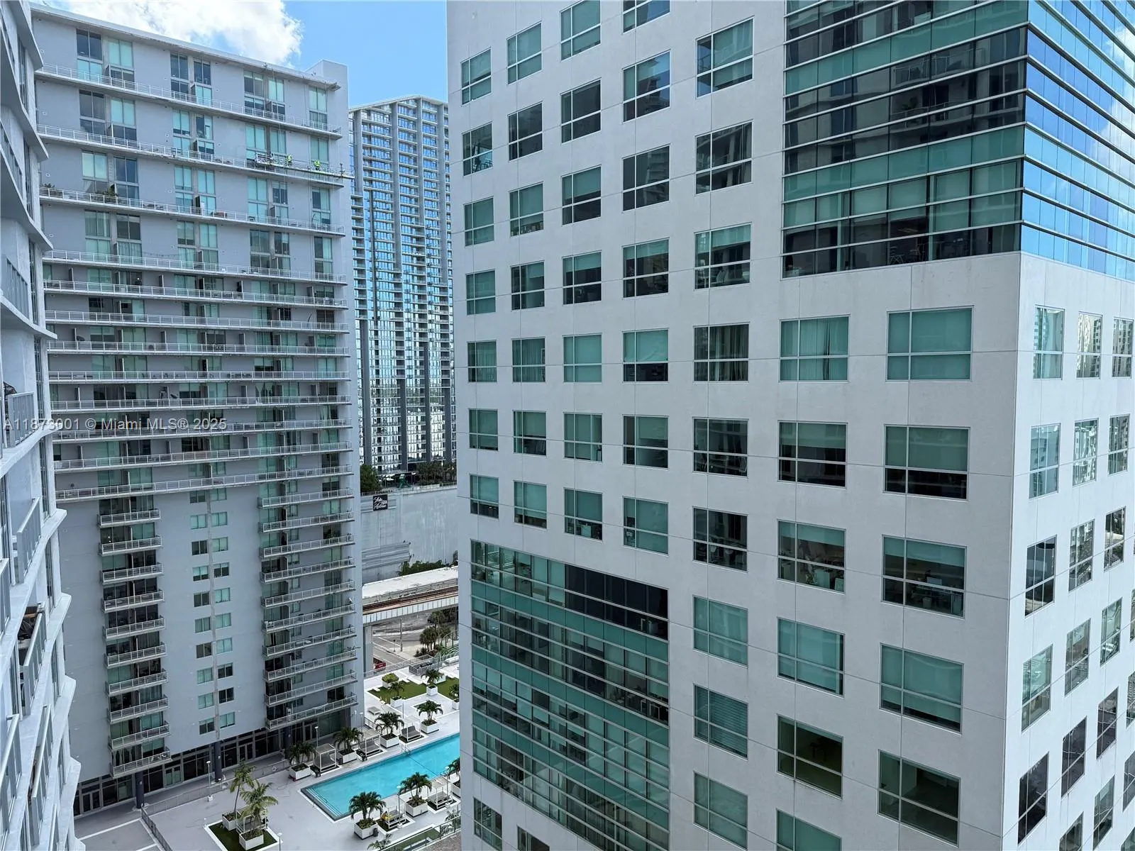 185 SW 7th St, #2206