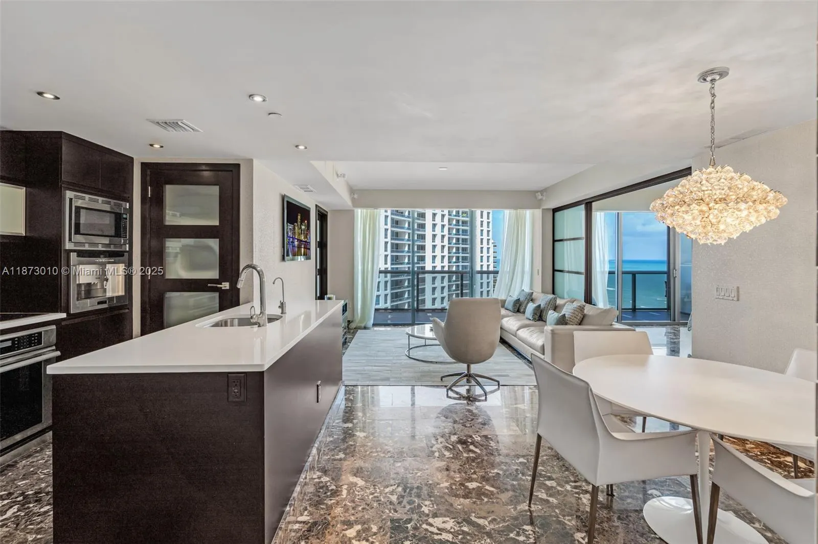 5875 Collins Ave, #1503