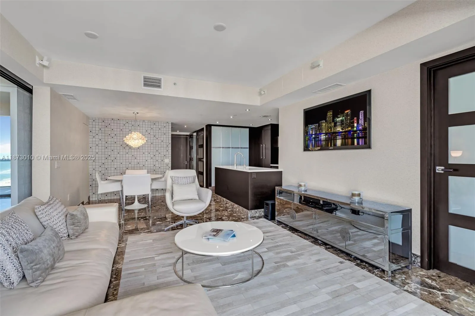 5875 Collins Ave, #1503