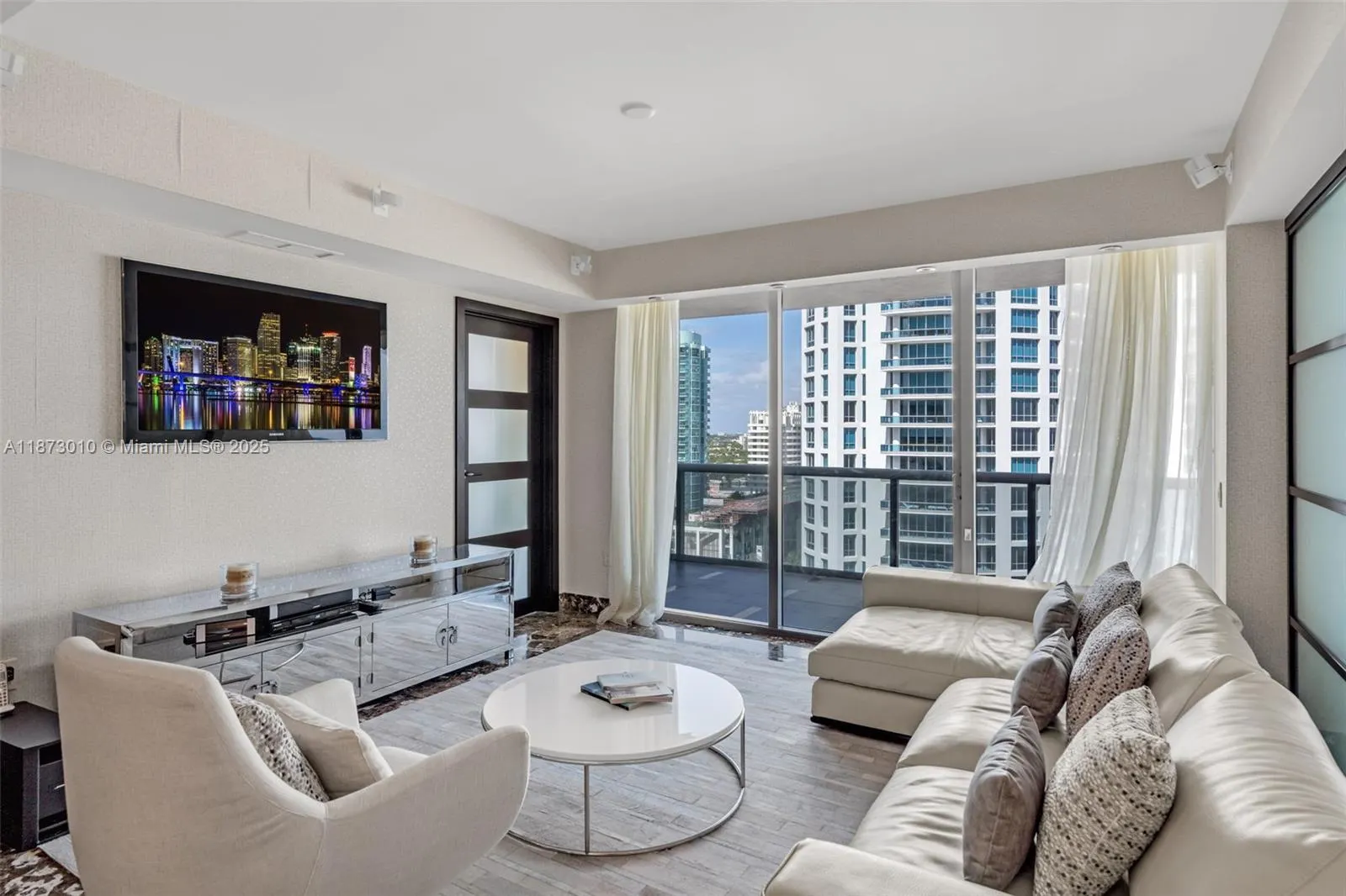 5875 Collins Ave, #1503
