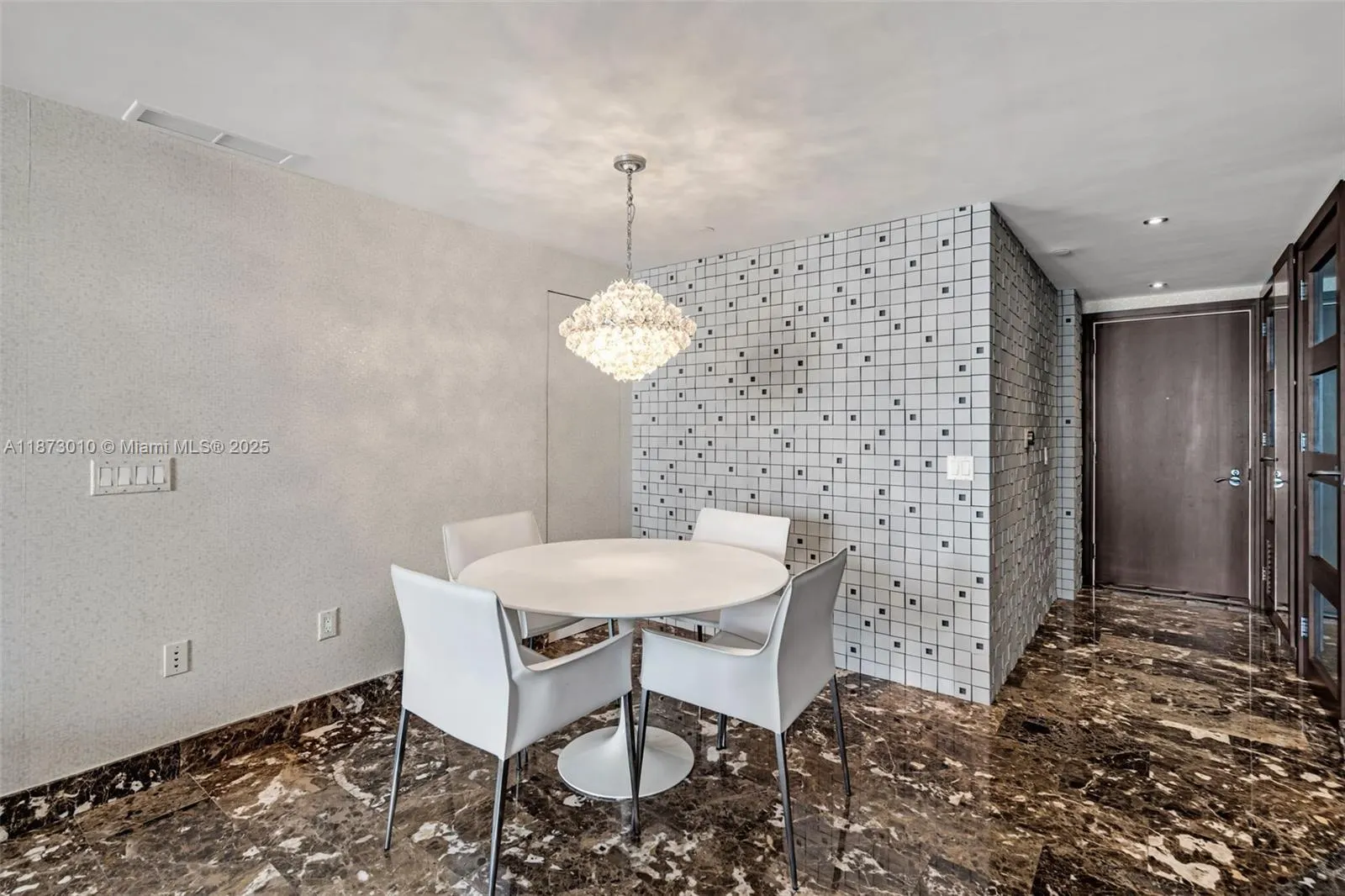 5875 Collins Ave, #1503