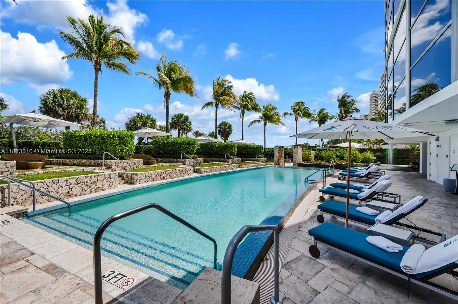 5875 Collins Ave, #1503