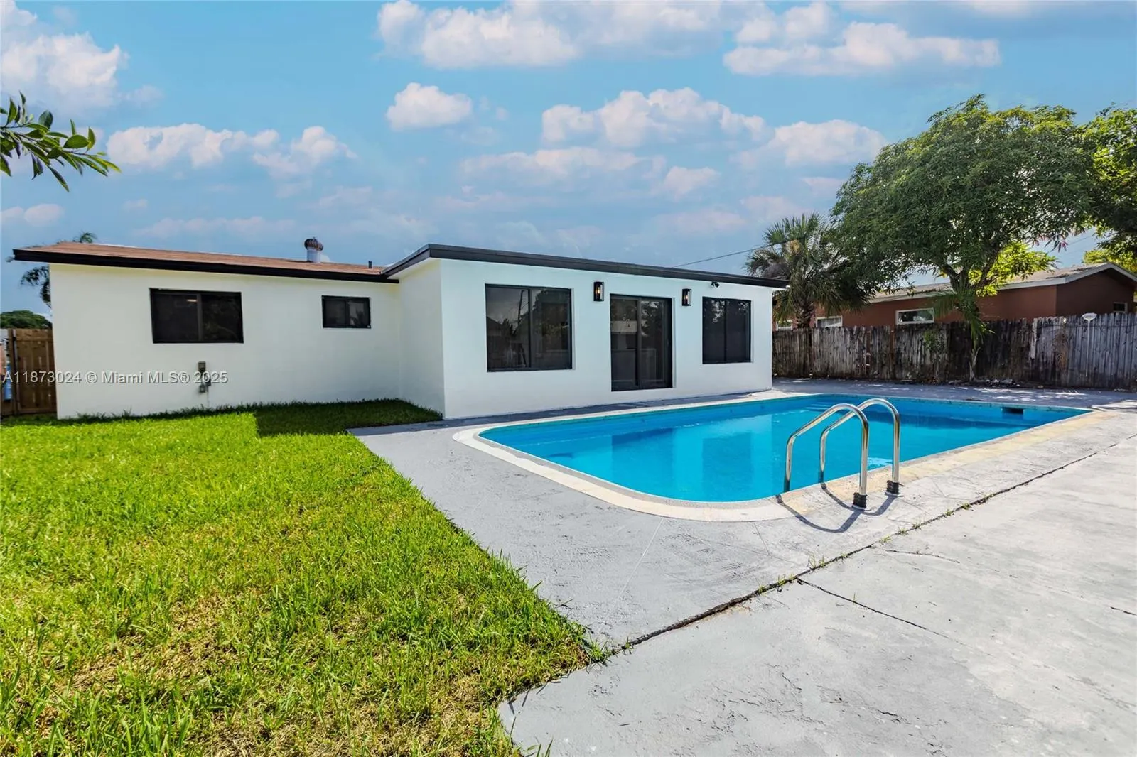 3565 NW 25th St