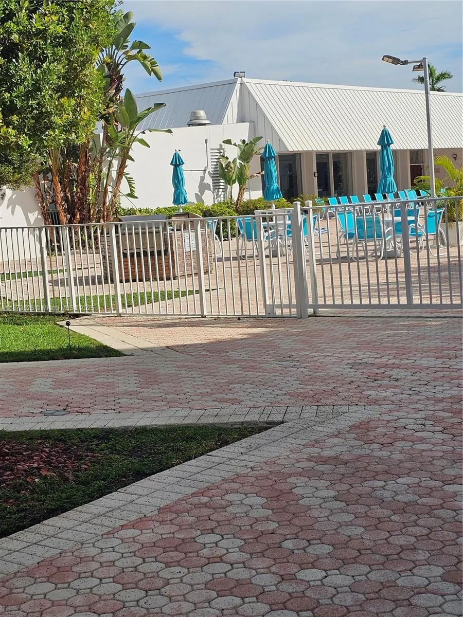 20400 W Country Club Dr, #711
