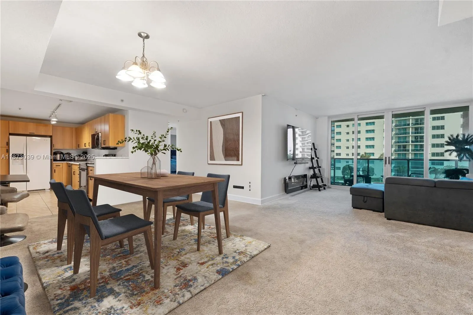 7501 E Treasure Dr, #3M
