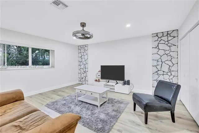 3211 Calle Largo Dr