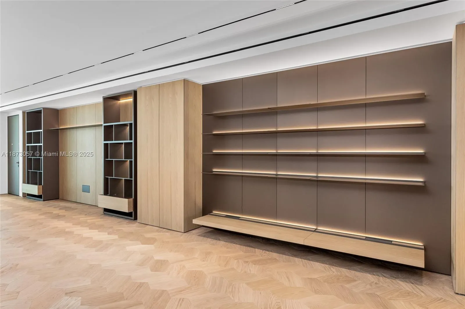 9349 Collins Ave, #705