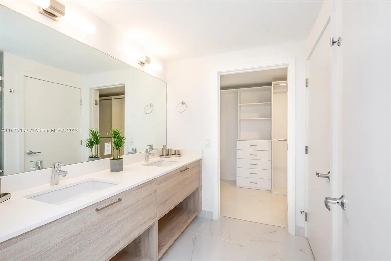 16385 Biscayne Blvd, #1007