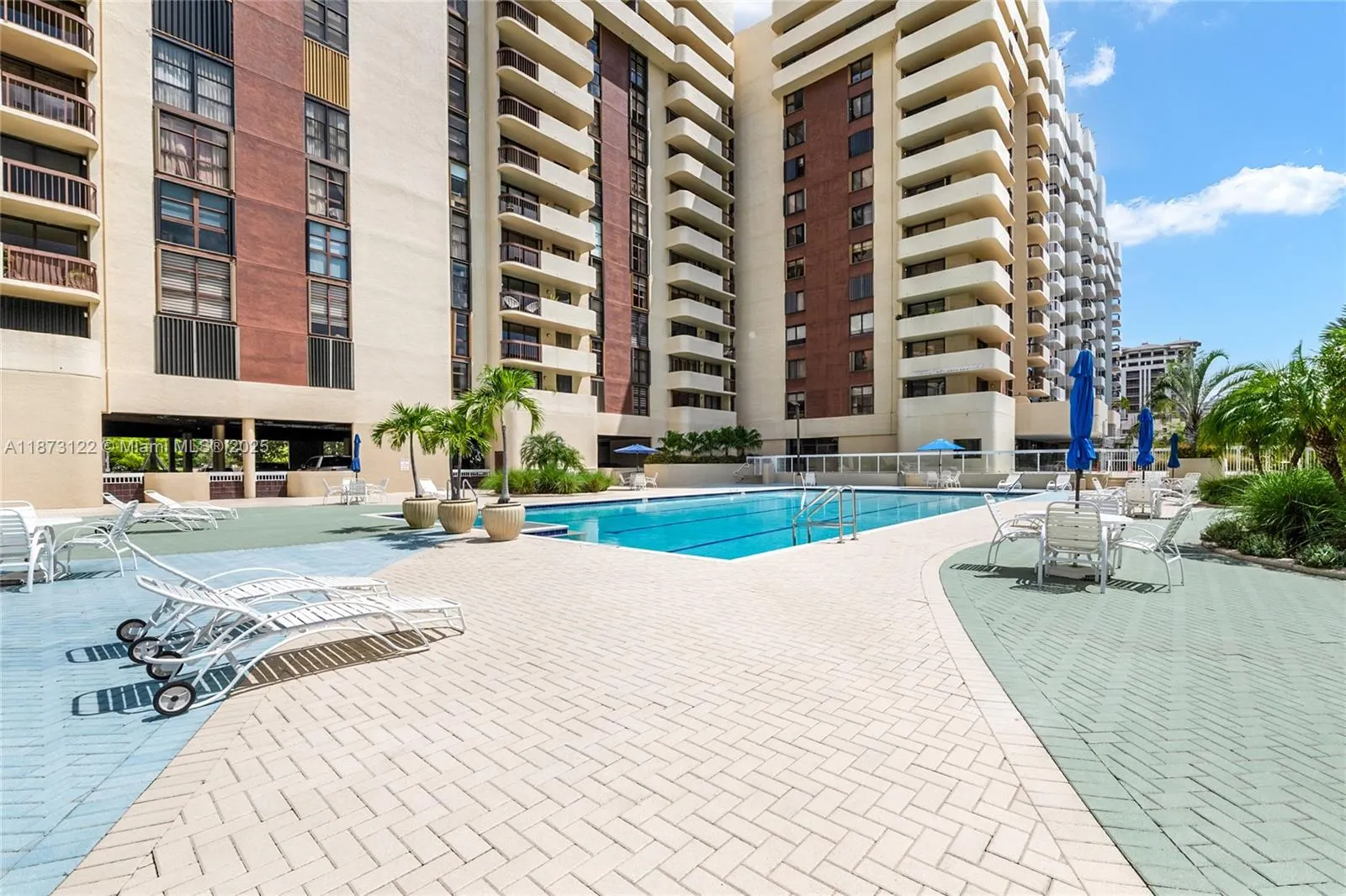 600 Biltmore Way, #1205