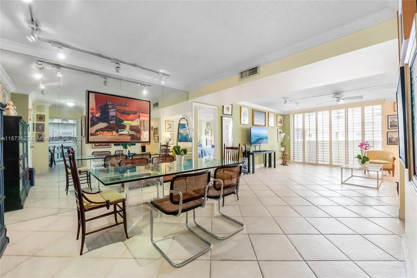 600 Biltmore Way, #1205