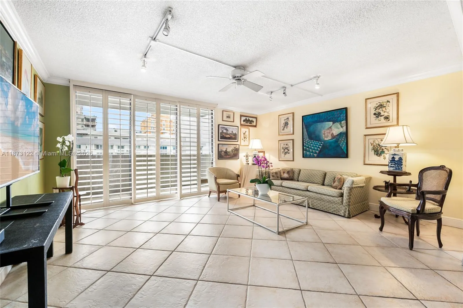 600 Biltmore Way, #1205