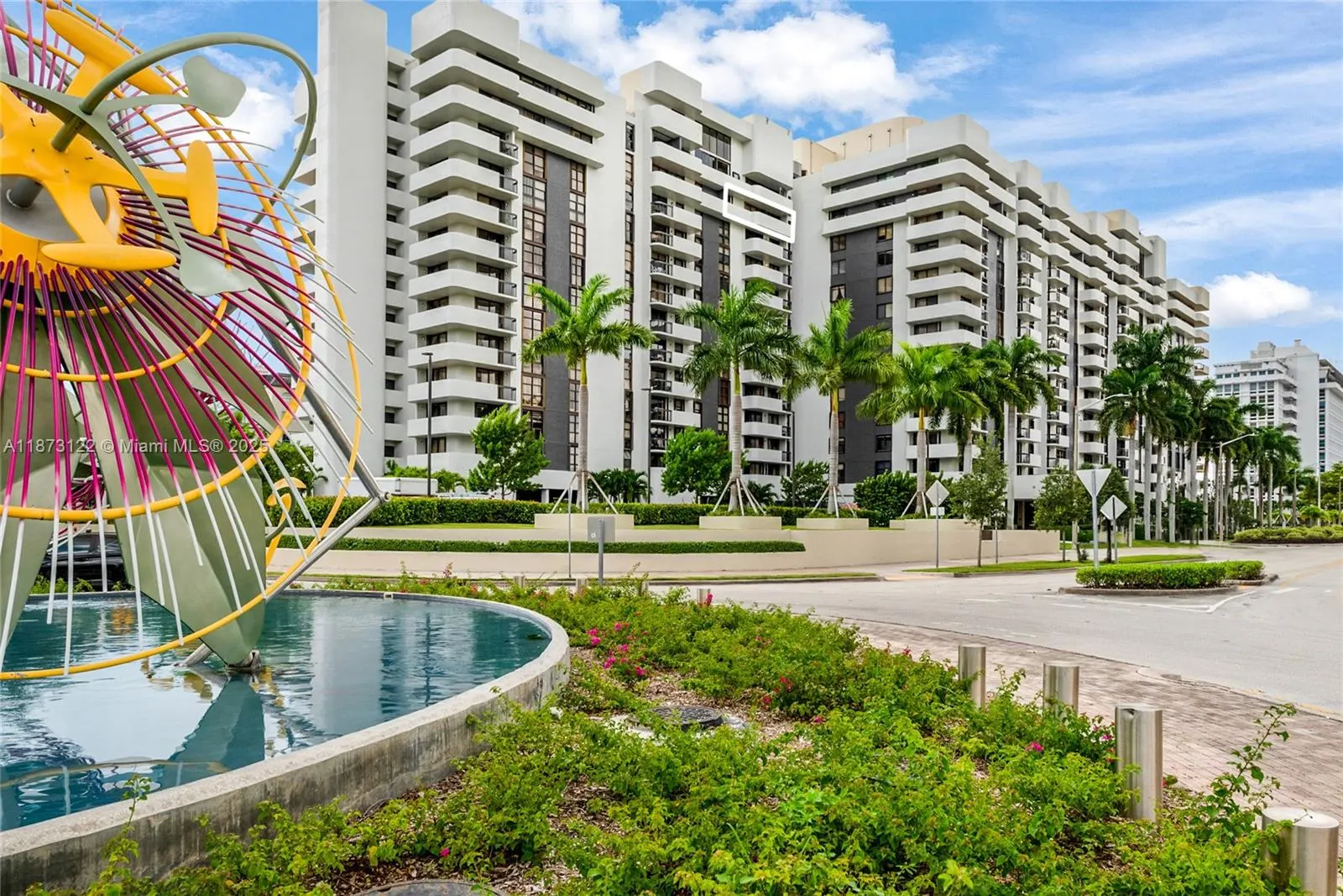 600 Biltmore Way, #1205