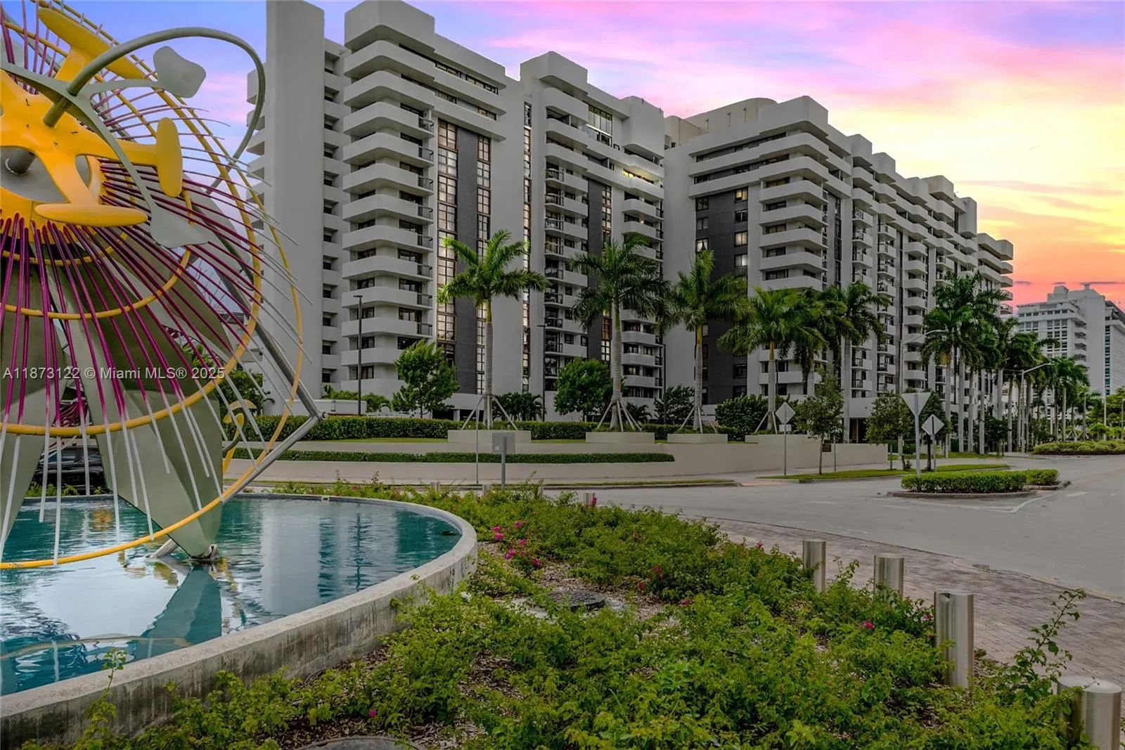 600 Biltmore Way, #1205