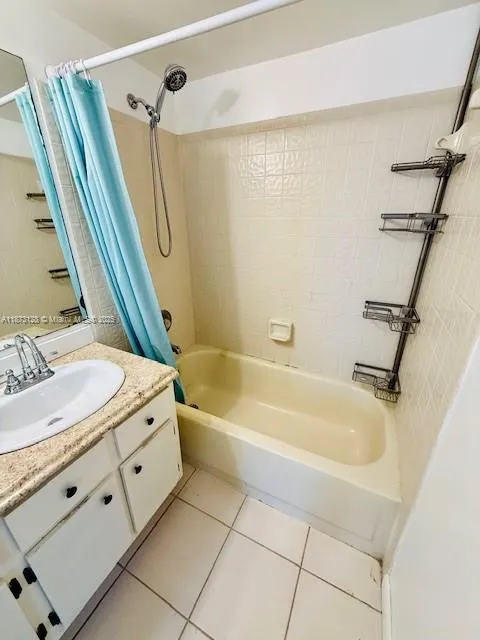 10173 Twin Lakes Dr, #23-D