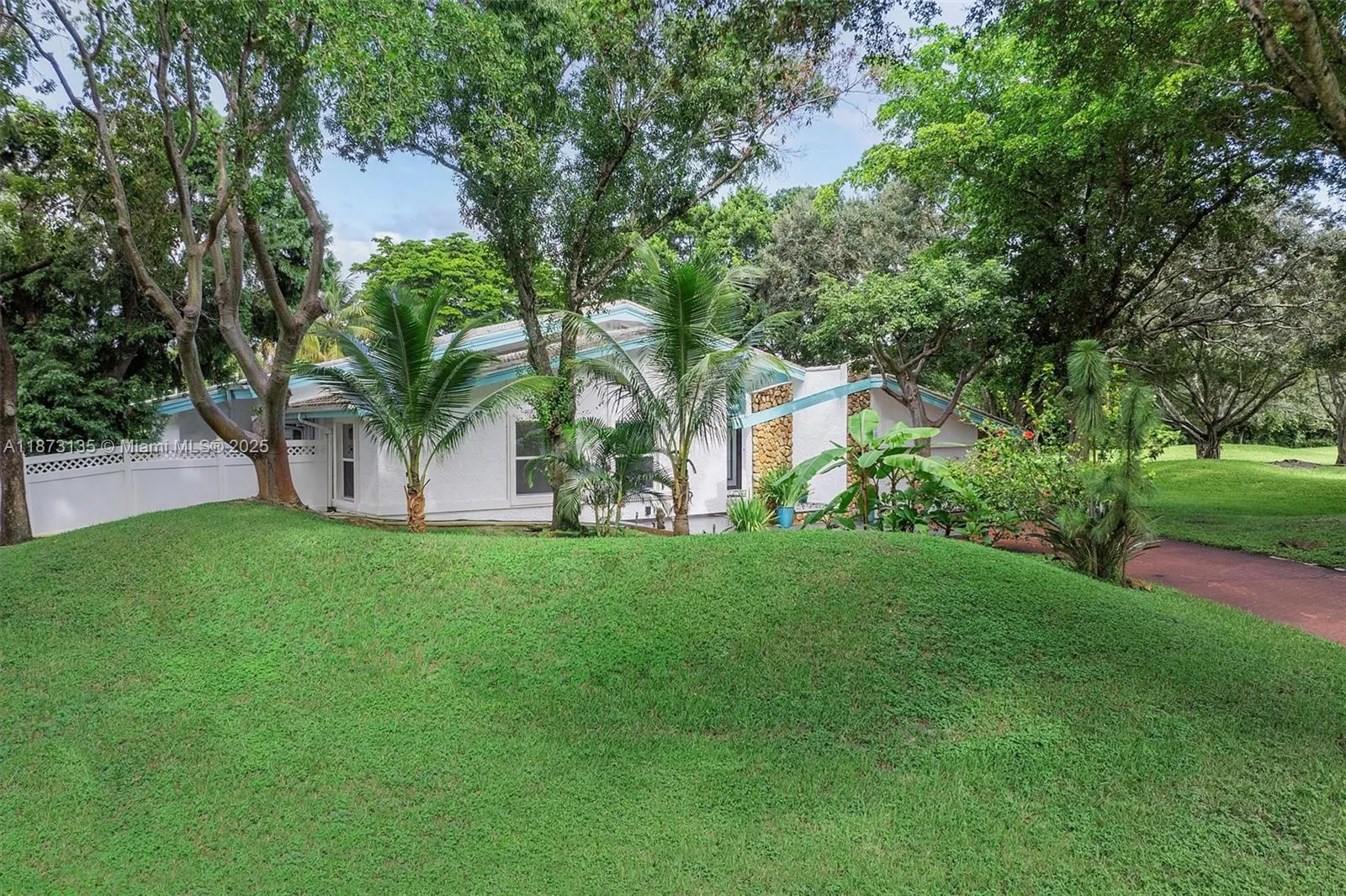 783 W Coco Plum Cir