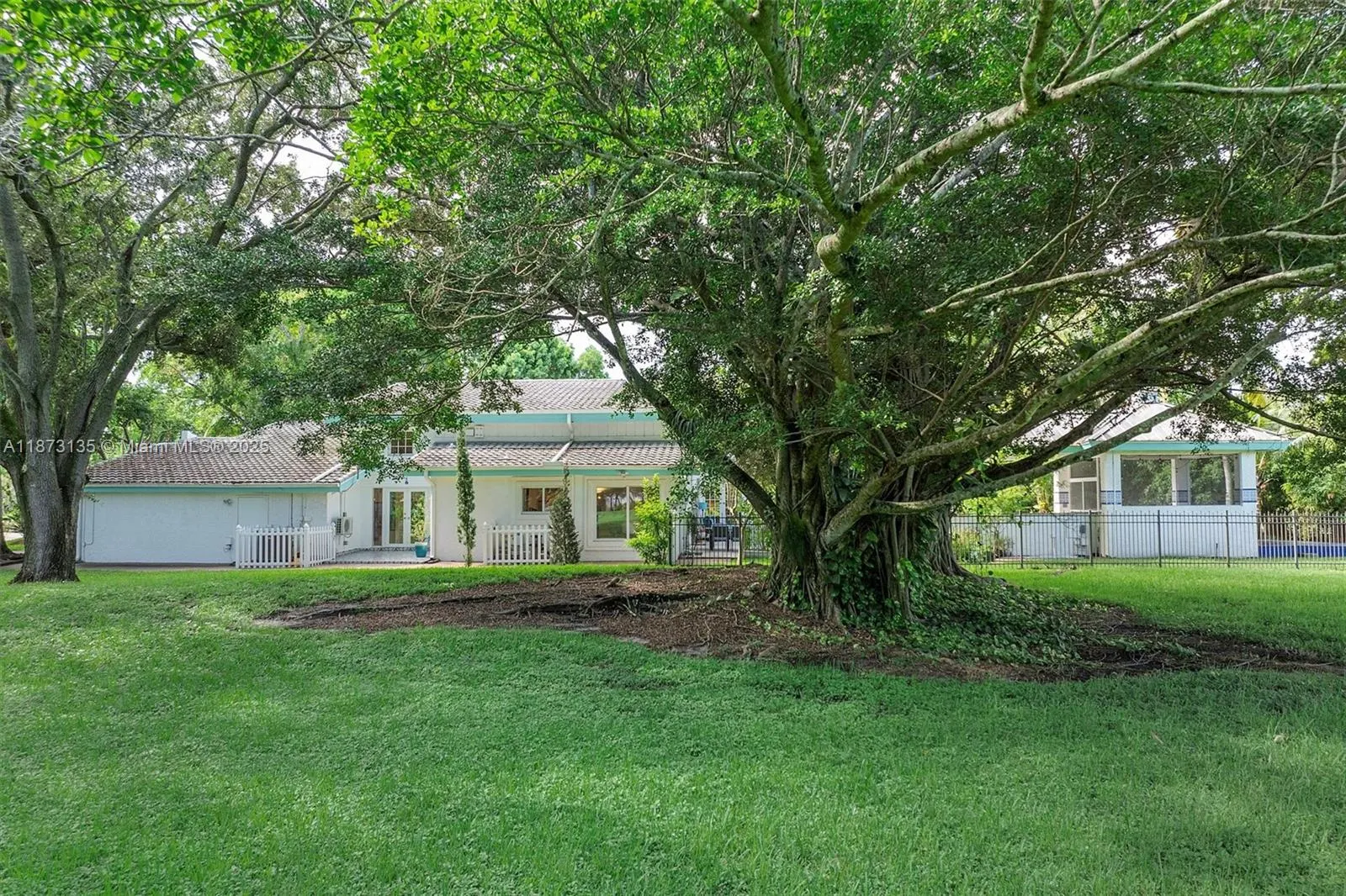 783 W Coco Plum Cir