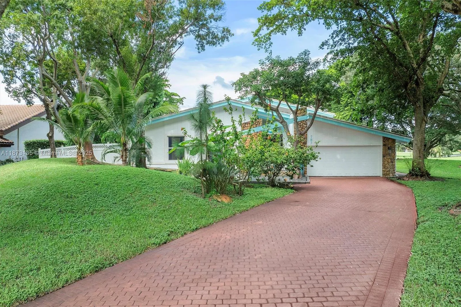 783 W Coco Plum Cir