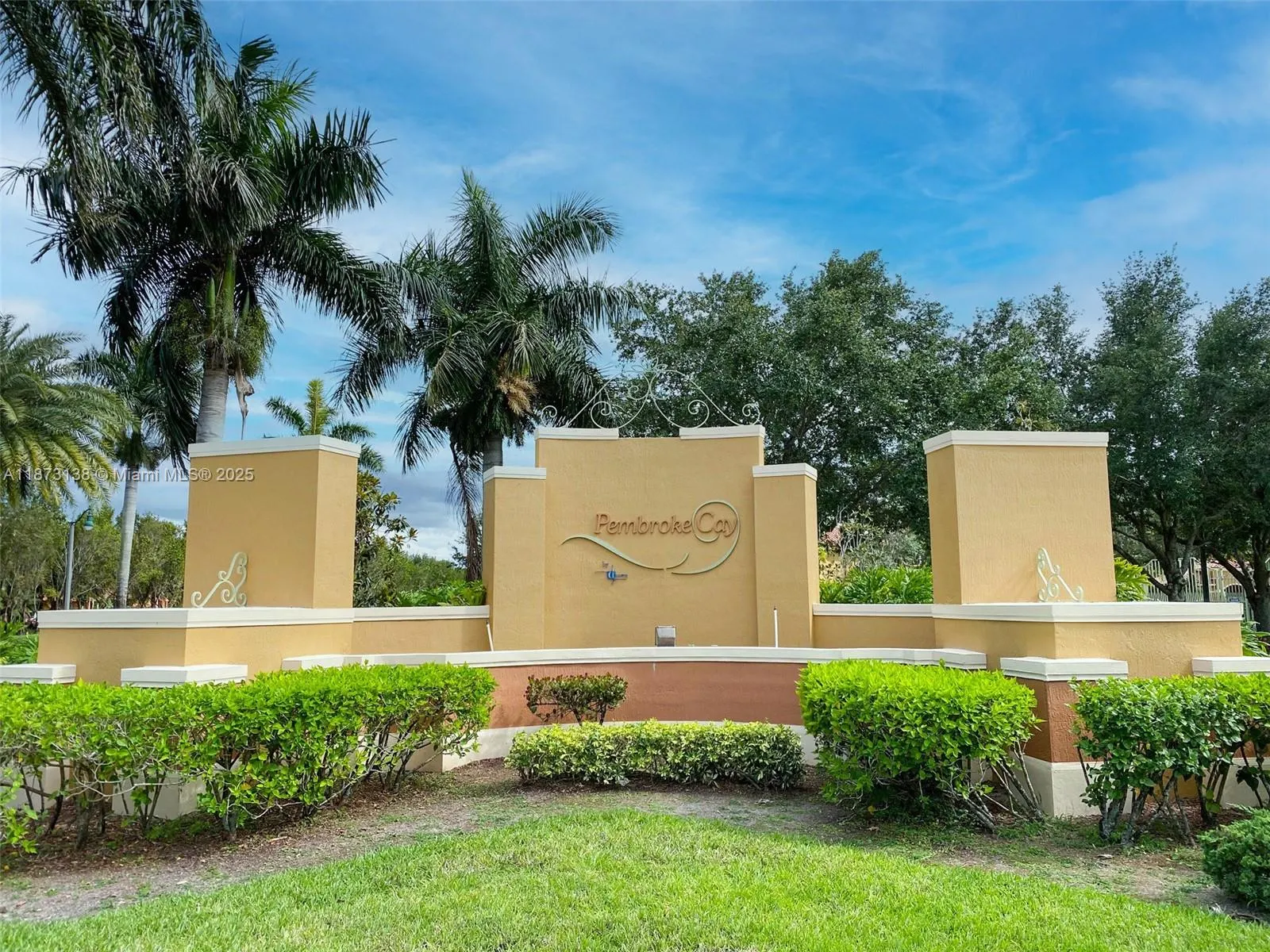814 SW 143rd Ter, #208
