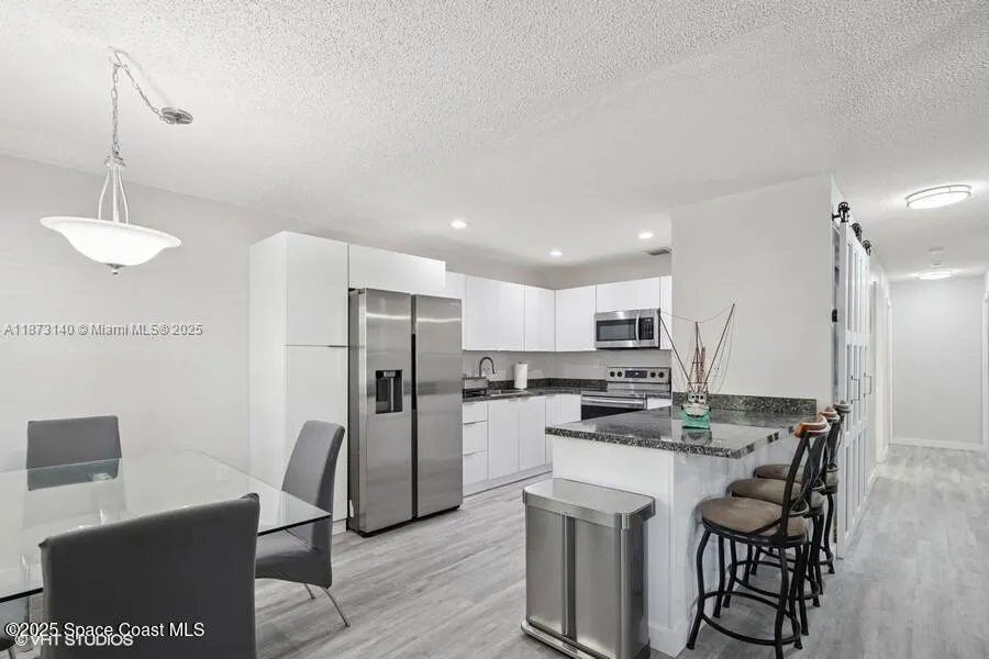763 SW 9th St
