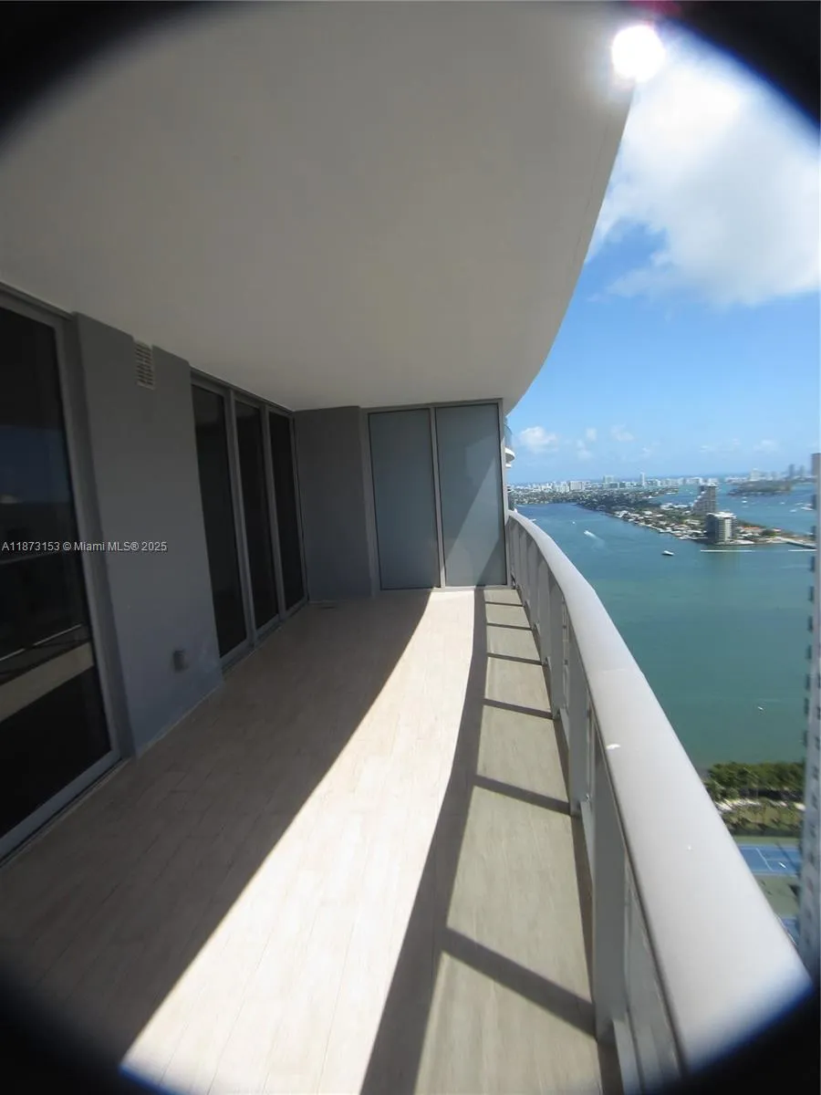 488 NE 18th St, #3404
