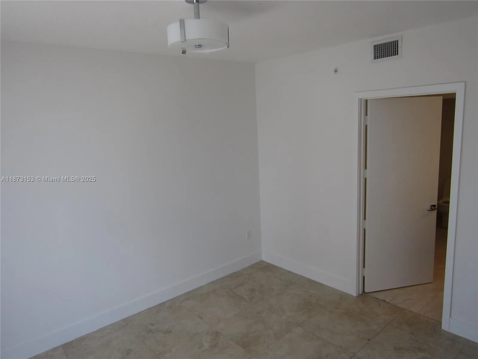 488 NE 18th St, #3404