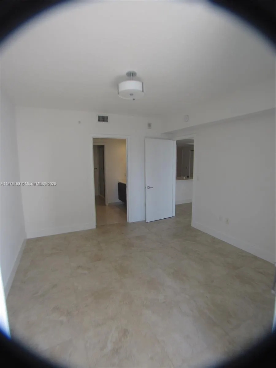 488 NE 18th St, #3404