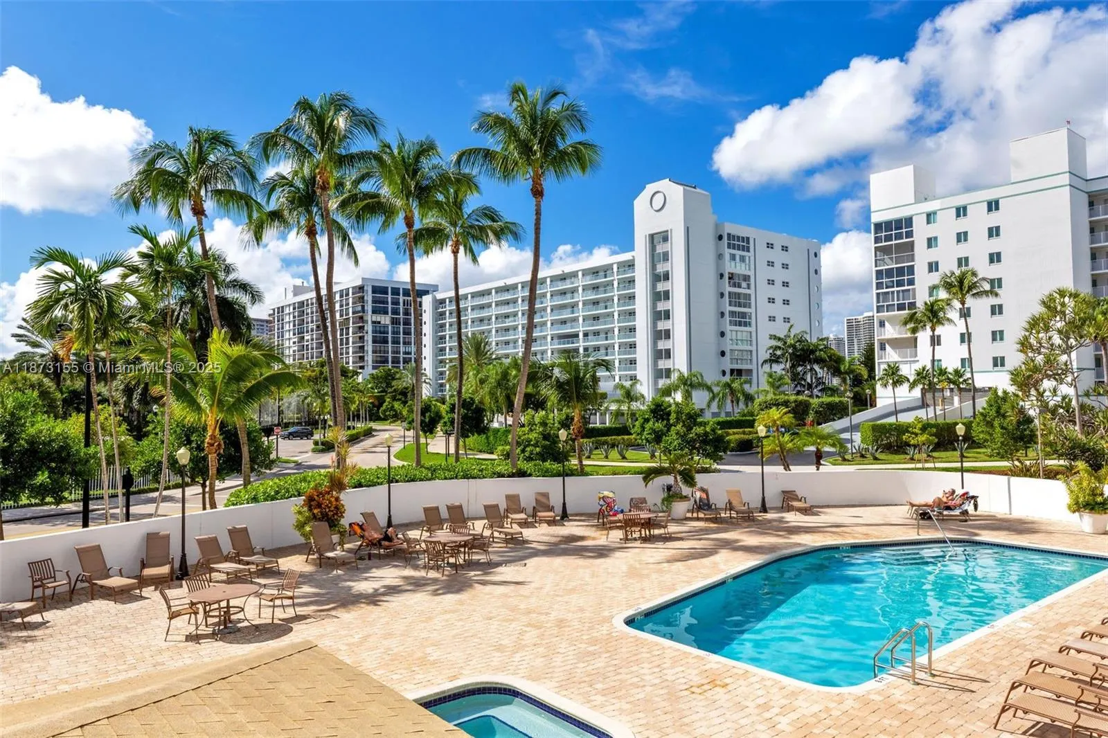 17801 N Bay Rd, #210