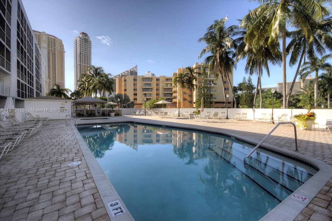 17801 N Bay Rd, #210