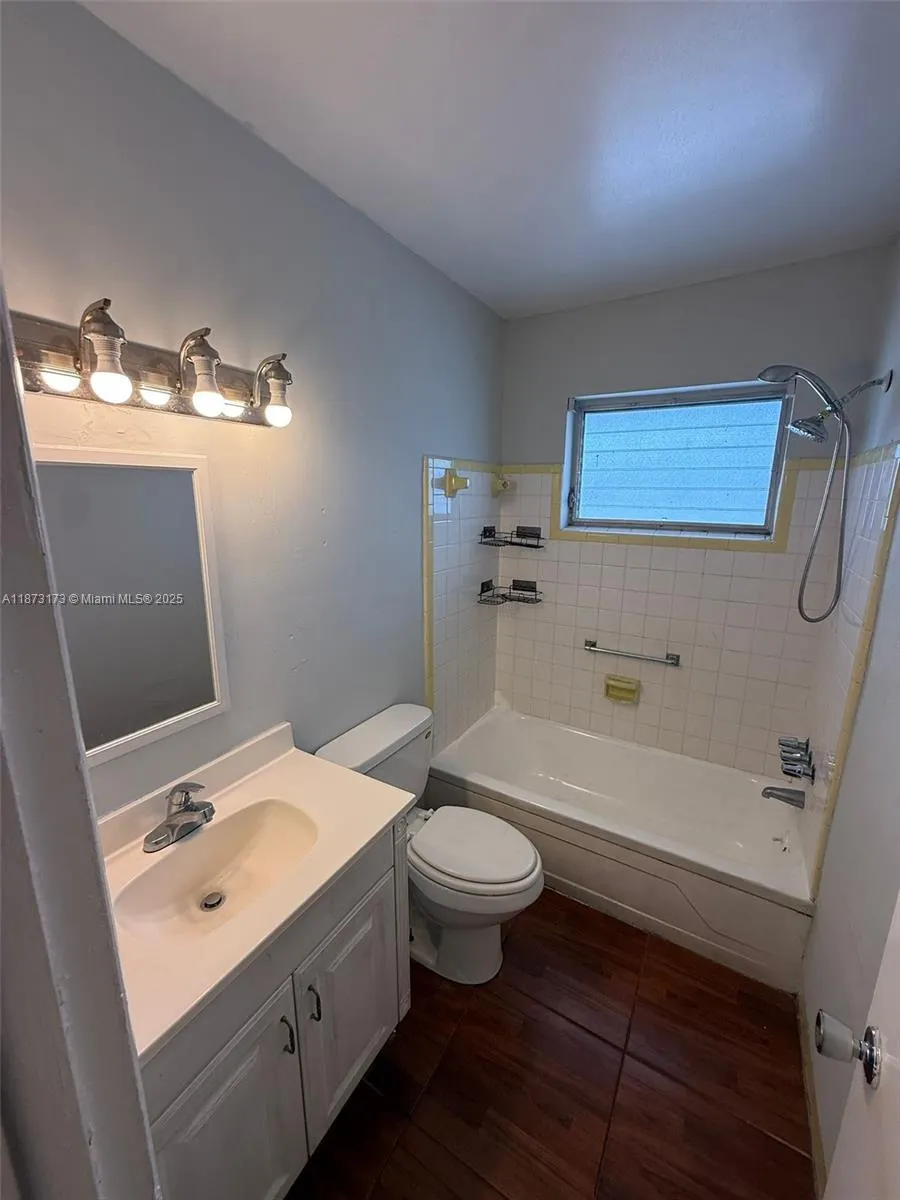 7401 Pines Blvd, #206A