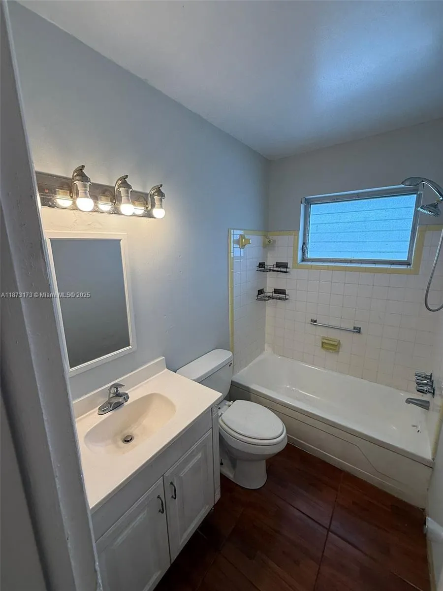 7401 Pines Blvd, #206A