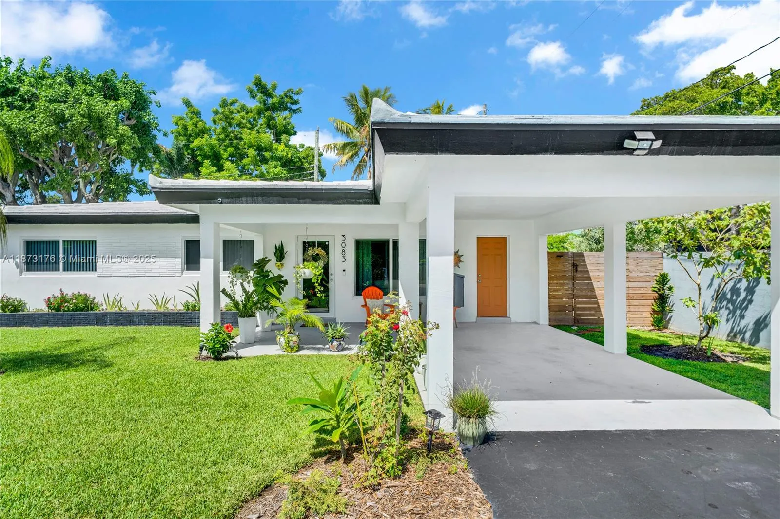 3083 NE 5th Ter
