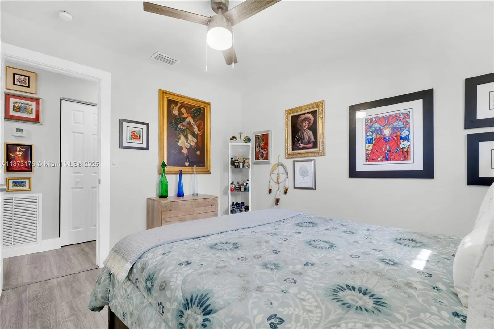 3083 NE 5th Ter